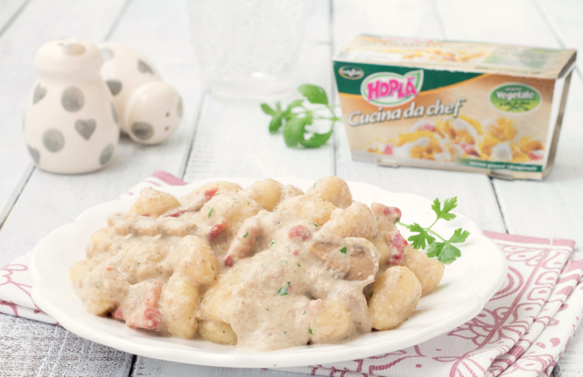 Gnocchi con crema di funghi e pancetta